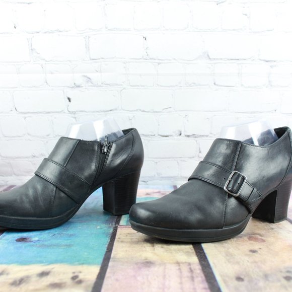 Clarks Black Leather Side Zip Low Ankle Heeled Booties Size 10 M - Picture 2 of 9